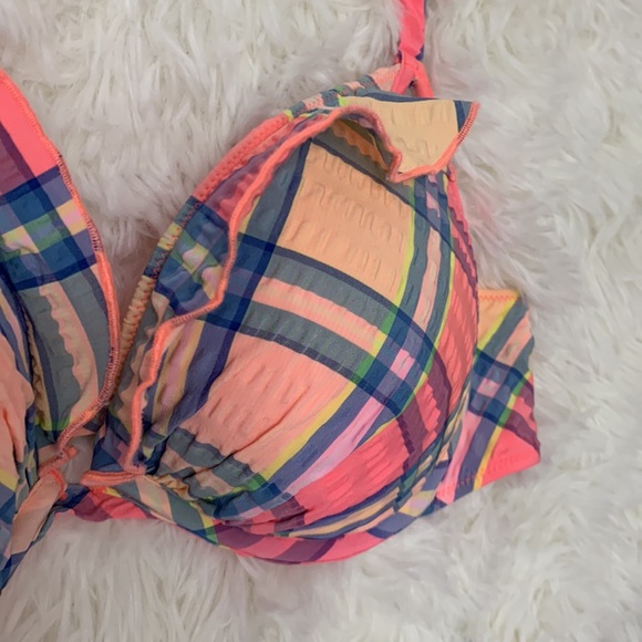 ❌SOLD❌Victoria’s Secret Swim Pushup Bikini Top - Picture 2 of 7